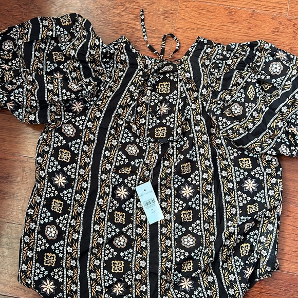 Ann Taylor medium petite blouse - Picture 5 of 6